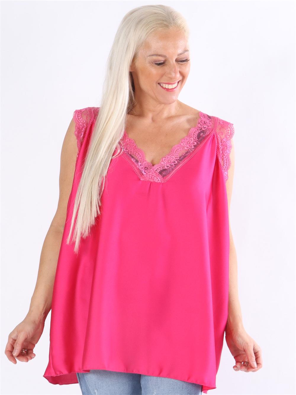 Ofia - Top i silkelook med brede blonde stropper